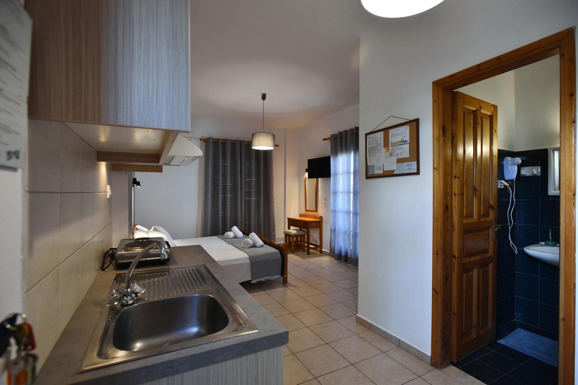 Mari Evans Apartments Kato Gouves エクステリア 写真